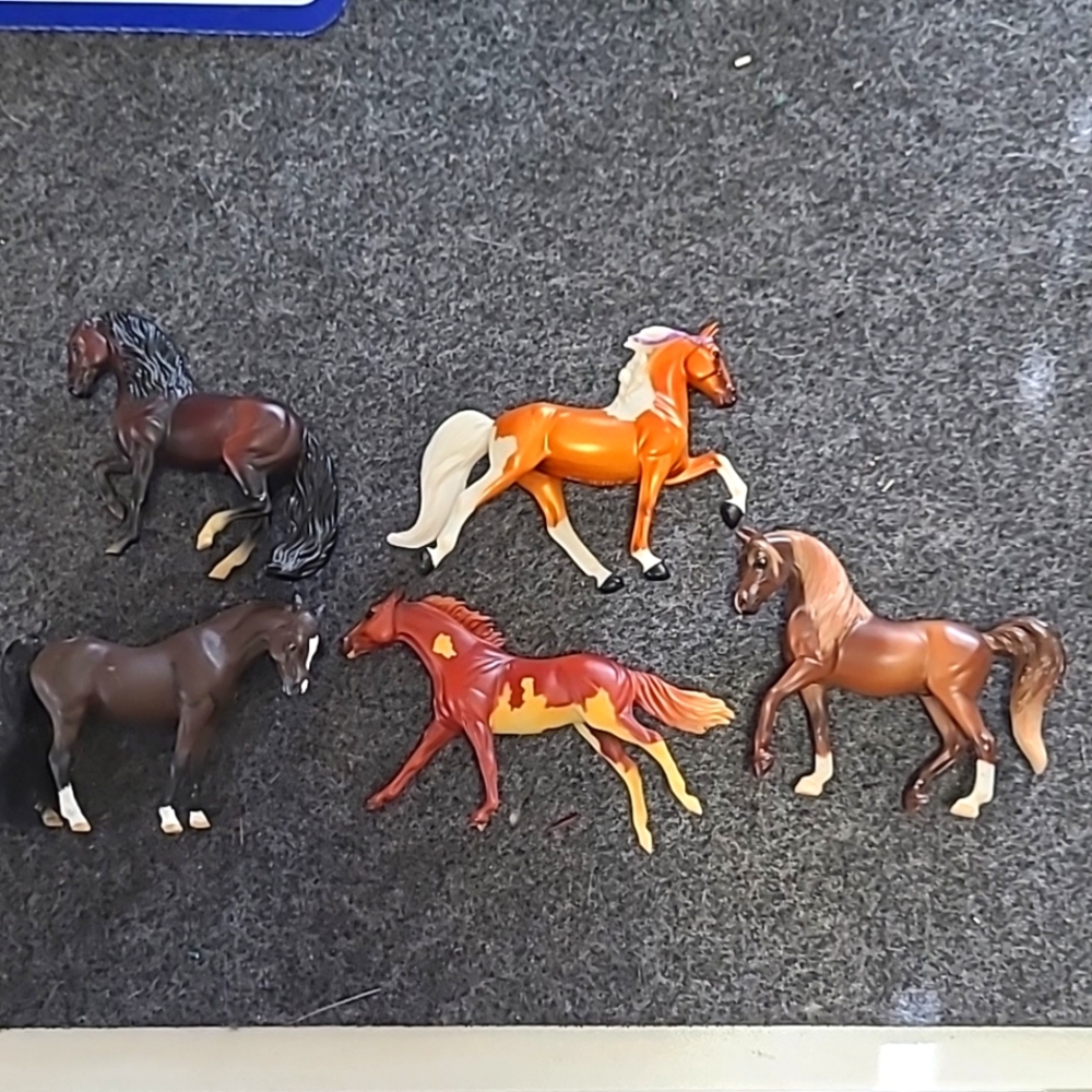 Lot of Stablemate Breyer Horses